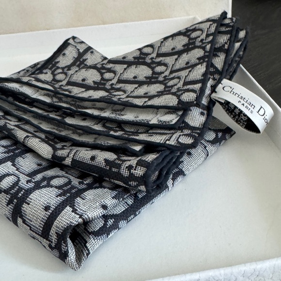 Dior Monochrome Silk-Cotton Fabric - Picture 3 of 9